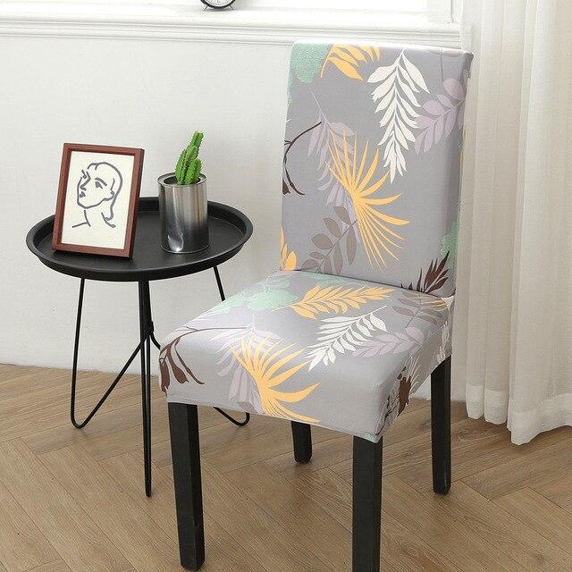 Sivý Poťah Na Stoličku S Viacfarebnými Vzormi