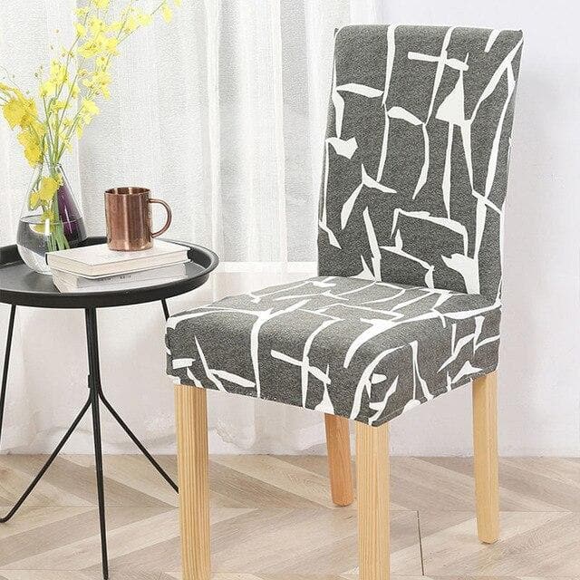 Sivý Poťah Na Stoličku S Bielym Vzorom